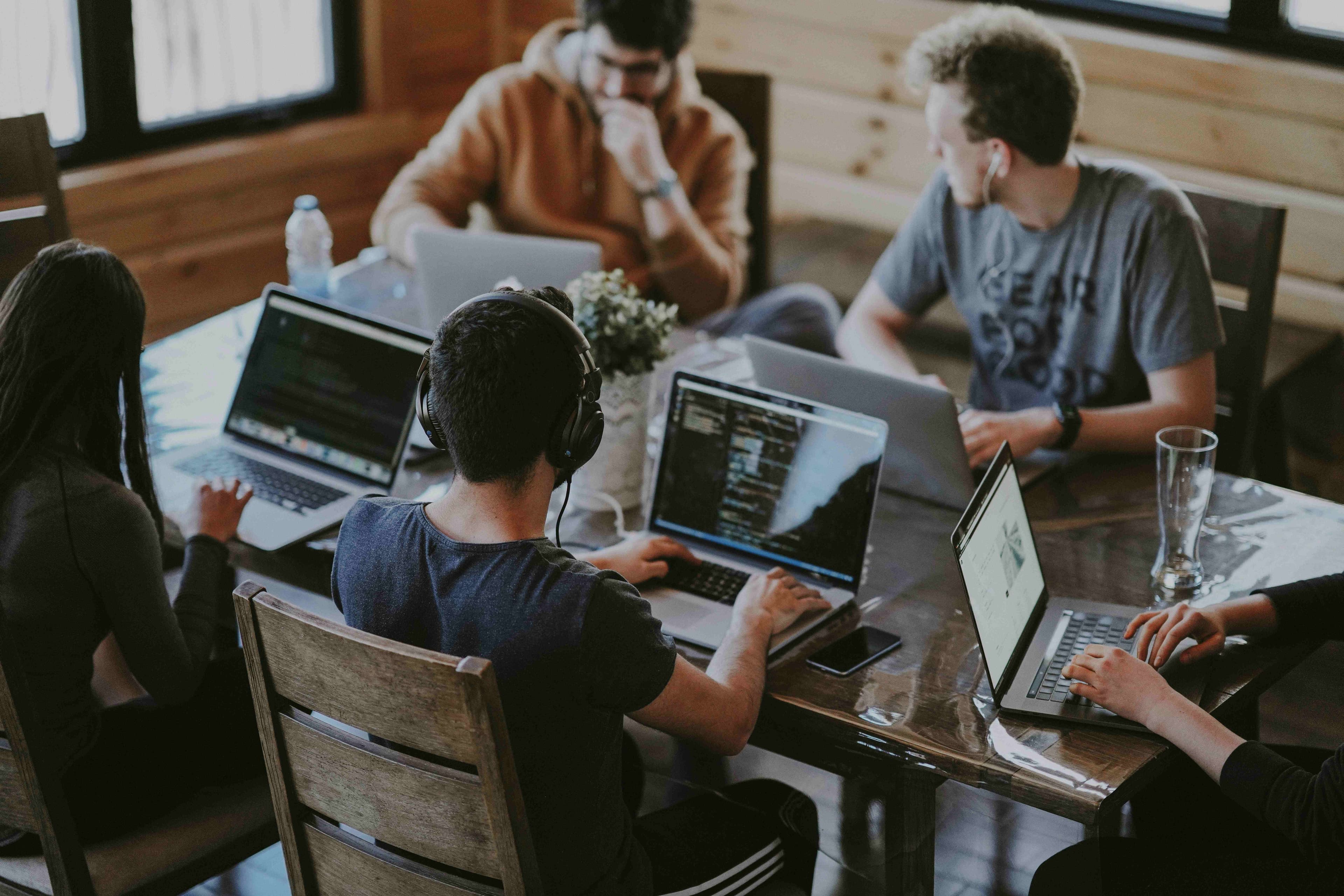 SaaS & Startups industry background